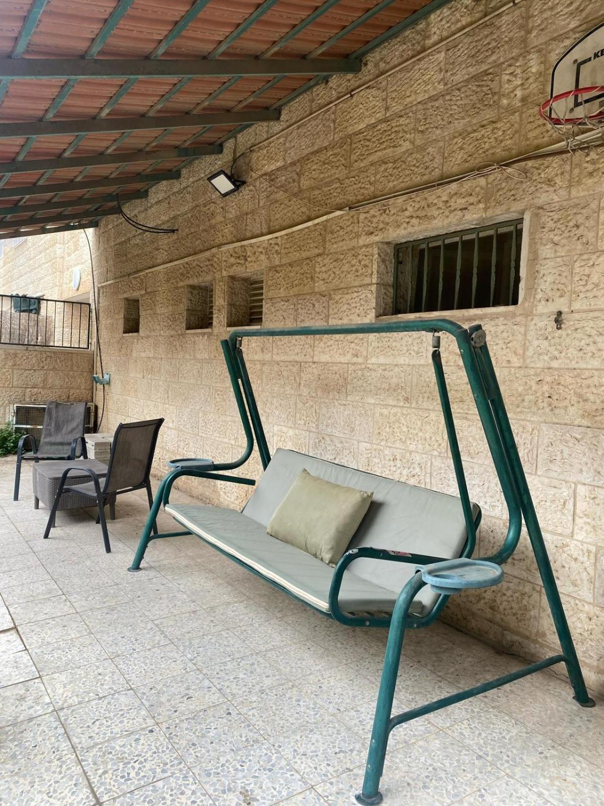 Appartement דירת גן מרווחת במיקום מעולה עם נטפליקס חינמי à Ma'ale Adumim Extérieur photo