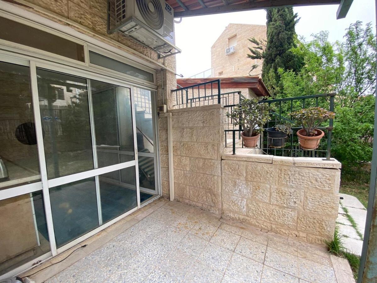 Appartement דירת גן מרווחת במיקום מעולה עם נטפליקס חינמי à Ma'ale Adumim Extérieur photo