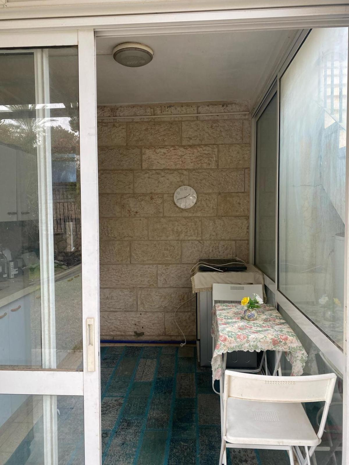 Appartement דירת גן מרווחת במיקום מעולה עם נטפליקס חינמי à Ma'ale Adumim Extérieur photo