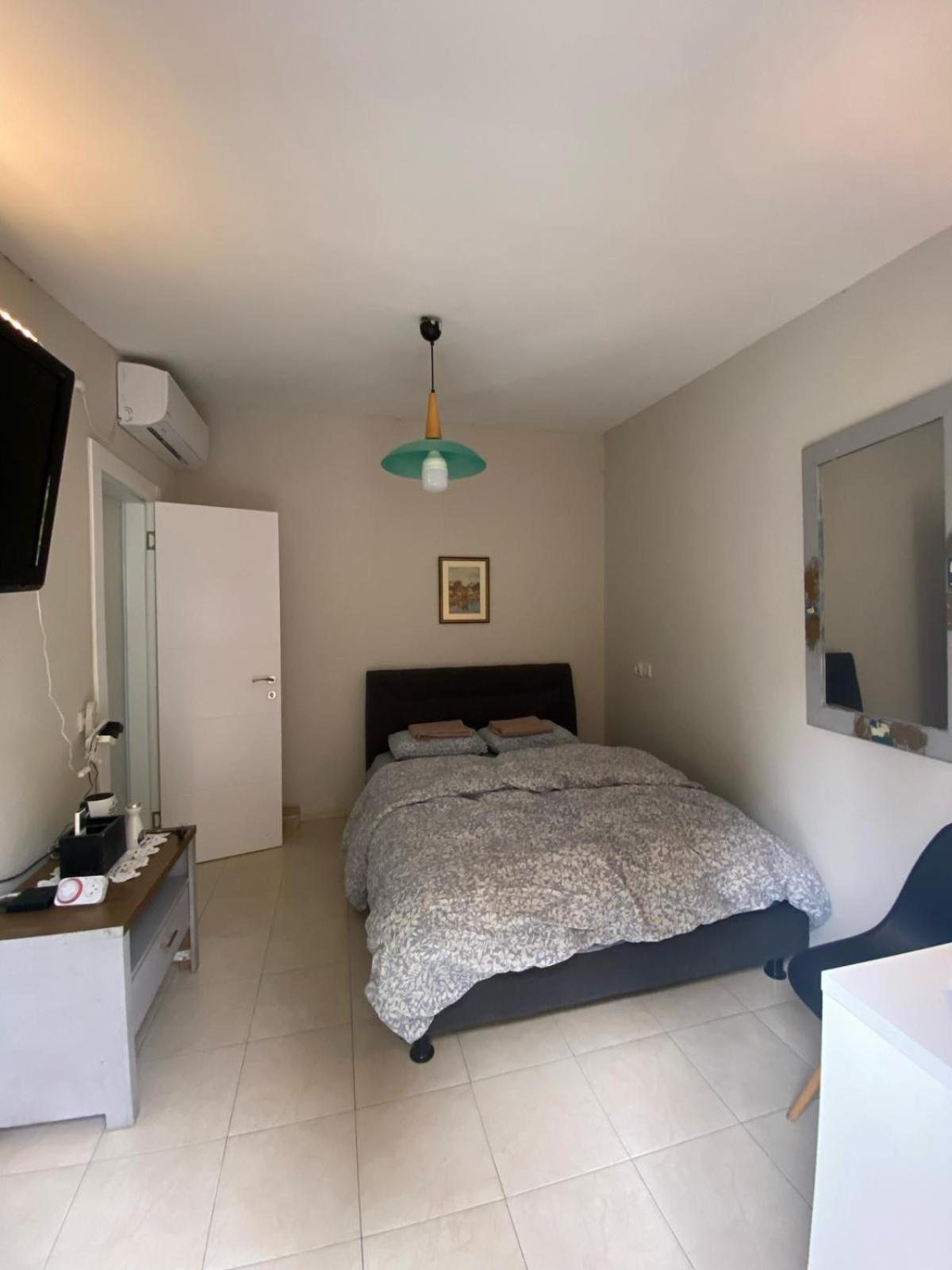 Appartement דירת גן מרווחת במיקום מעולה עם נטפליקס חינמי à Ma'ale Adumim Extérieur photo